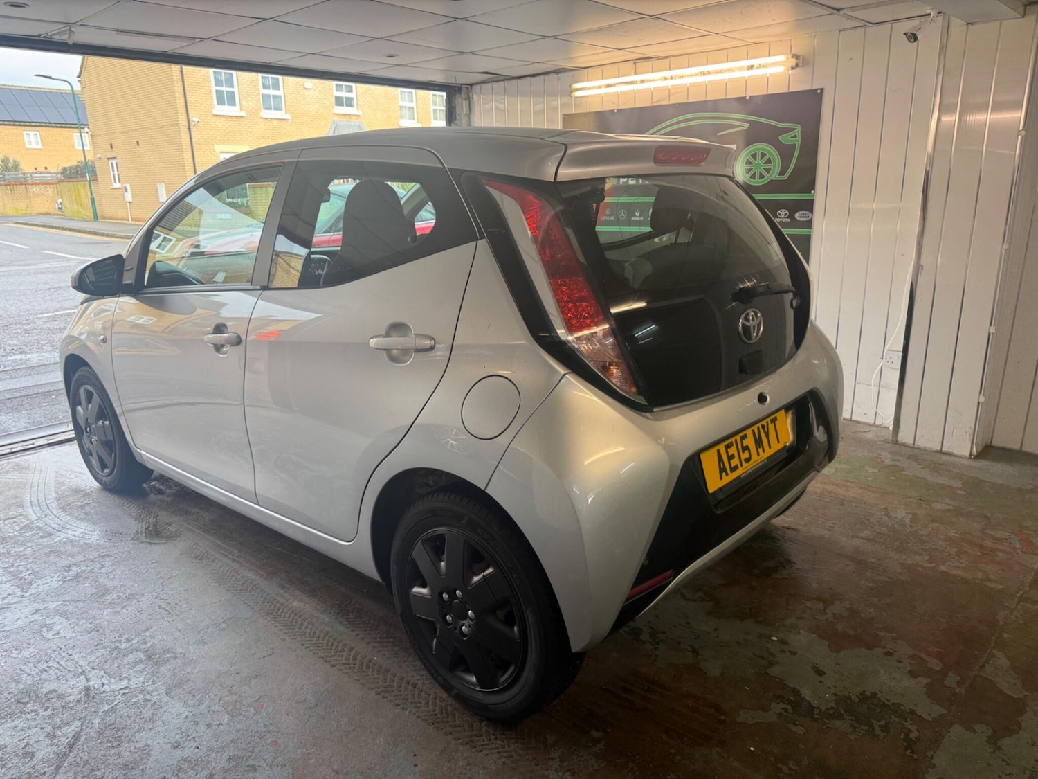 Used Toyota AYGO 2015 for sale - 76728596: Photo 6