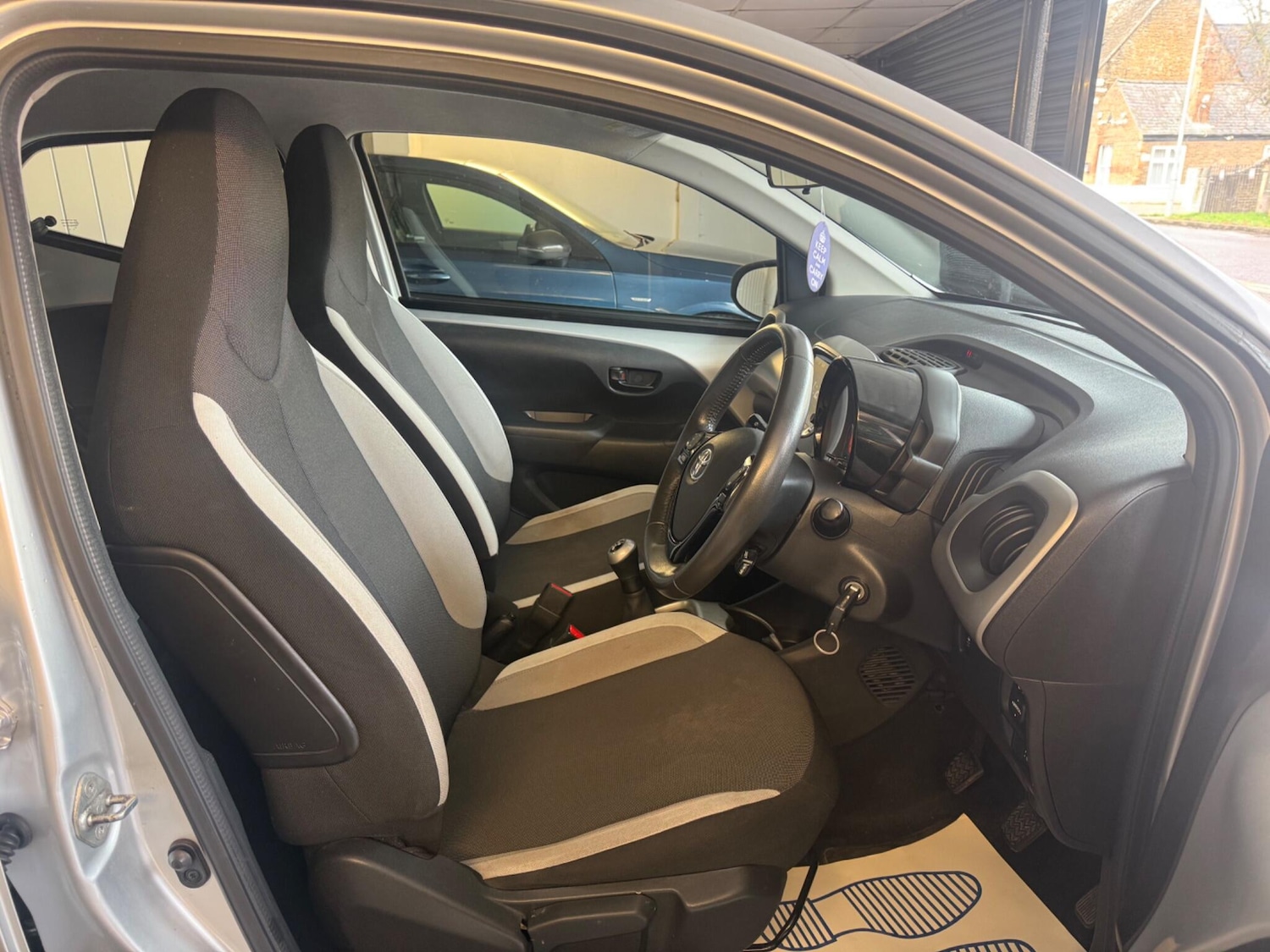 Used Toyota AYGO 2015 for sale - 76728596: Photo 9