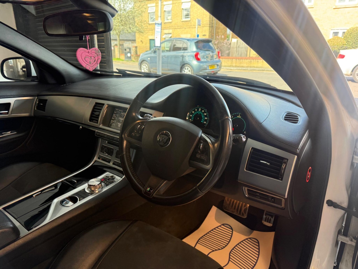 Used Jaguar XF 2013 for sale - 78141360: Photo 11