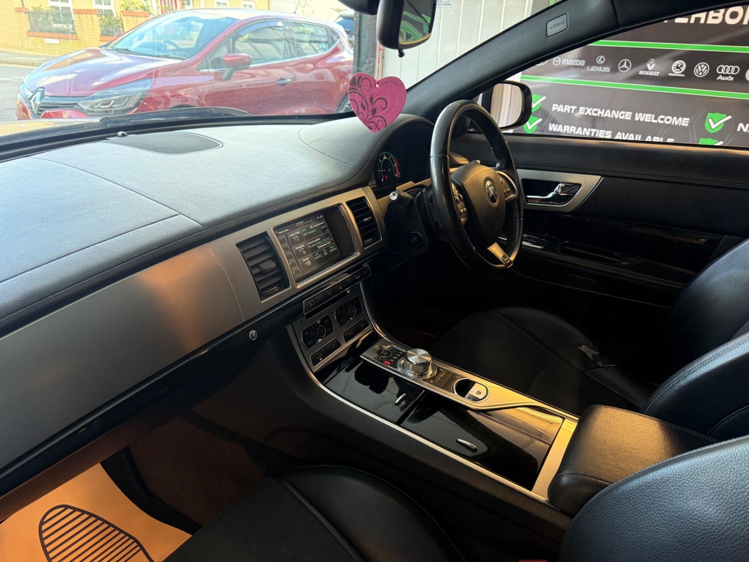 Used Jaguar XF 2013 for sale - 78141360: Photo 14