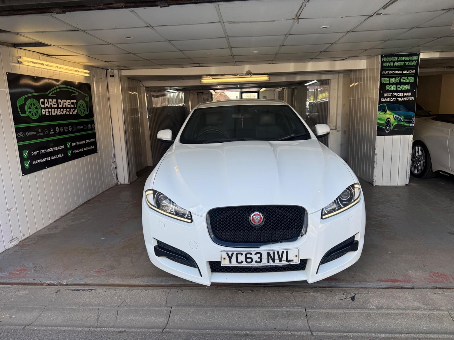 Used Jaguar XF 2013 for sale - 78141360: Photo 5