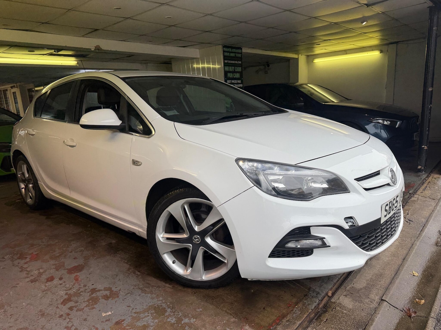 Used Vauxhall Astra 2015 for sale - 76887406: Photo 1