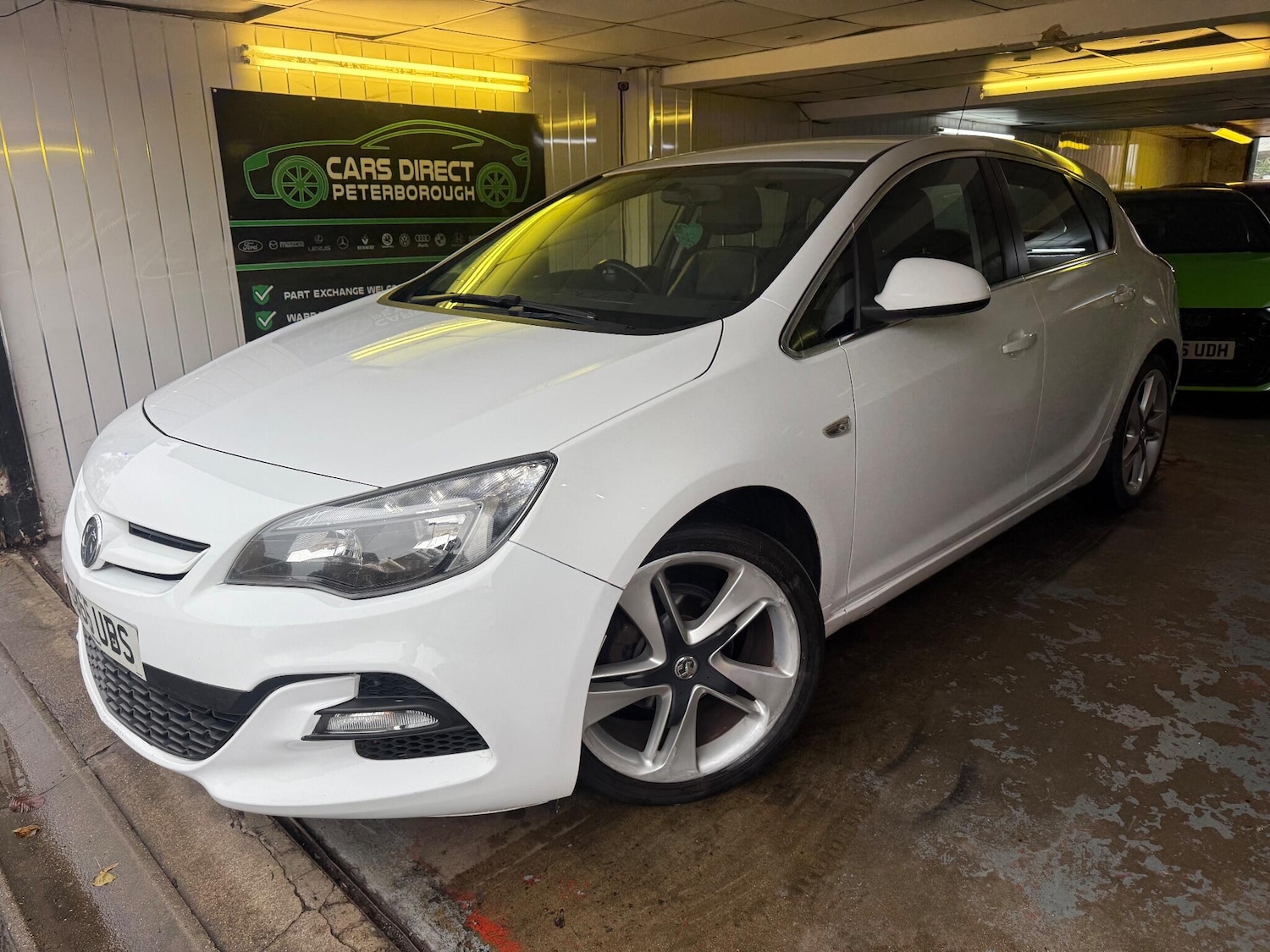 Used Vauxhall Astra 2015 for sale - 76887406: Photo 2