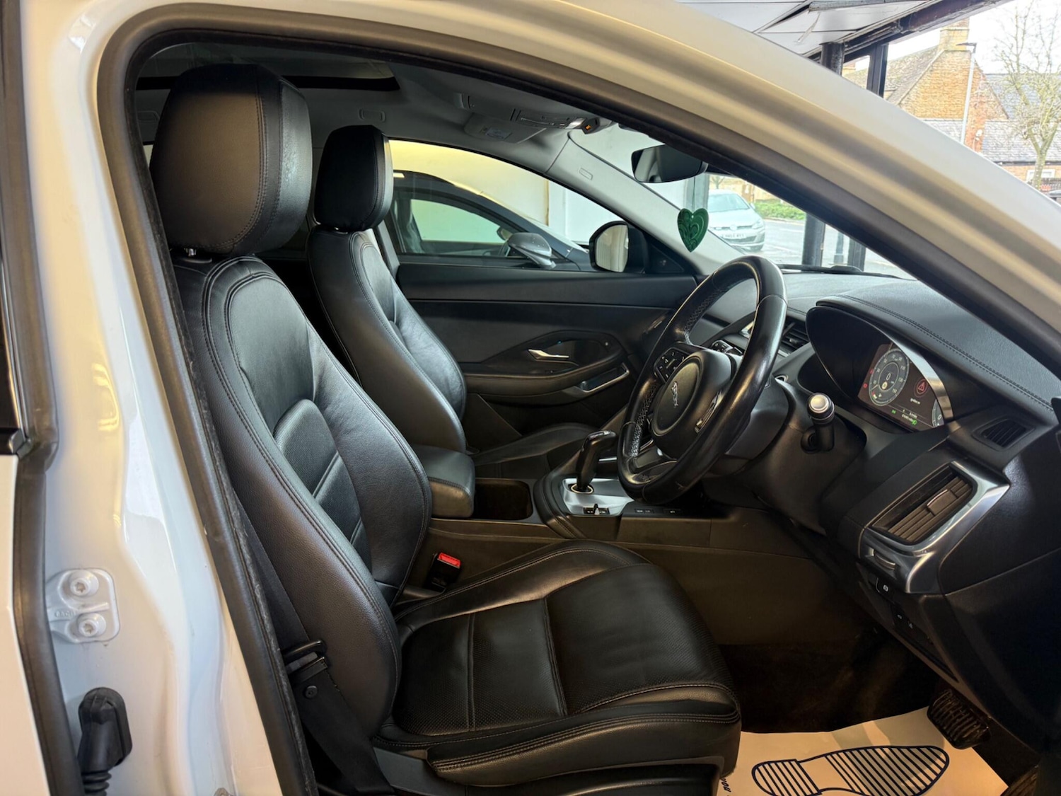 Used Jaguar E-Pace 2019 for sale - 77611850: Photo 9