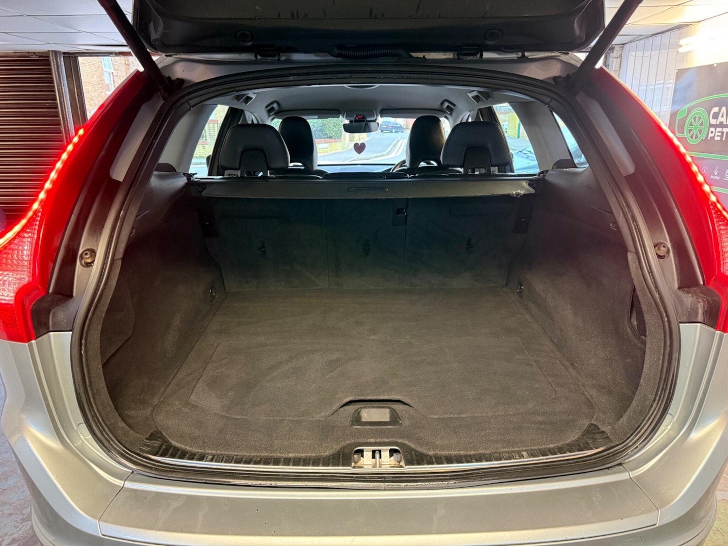 Used Volvo XC60 2017 for sale - 77646917: Photo 16