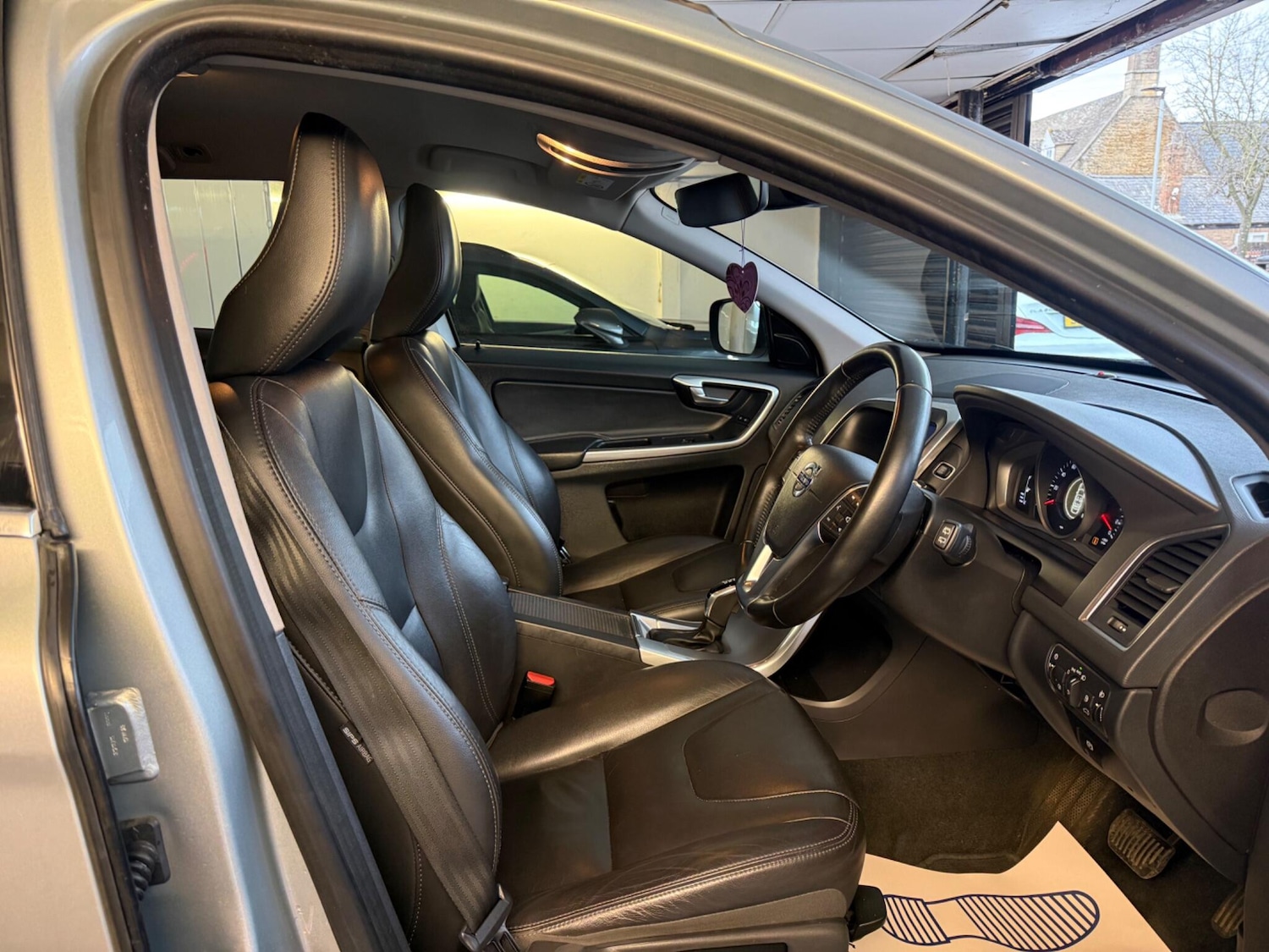 Used Volvo XC60 2017 for sale - 77646917: Photo 9