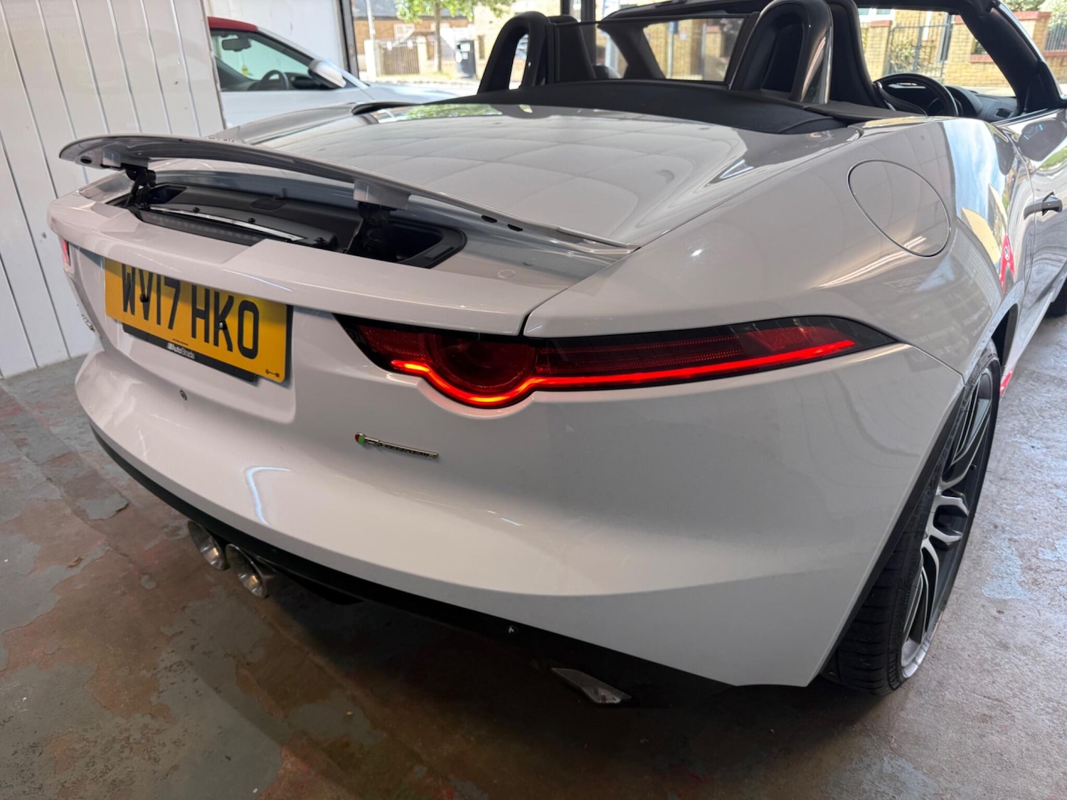 Used Jaguar F-Type 2017 for sale - 76989273: Photo 10