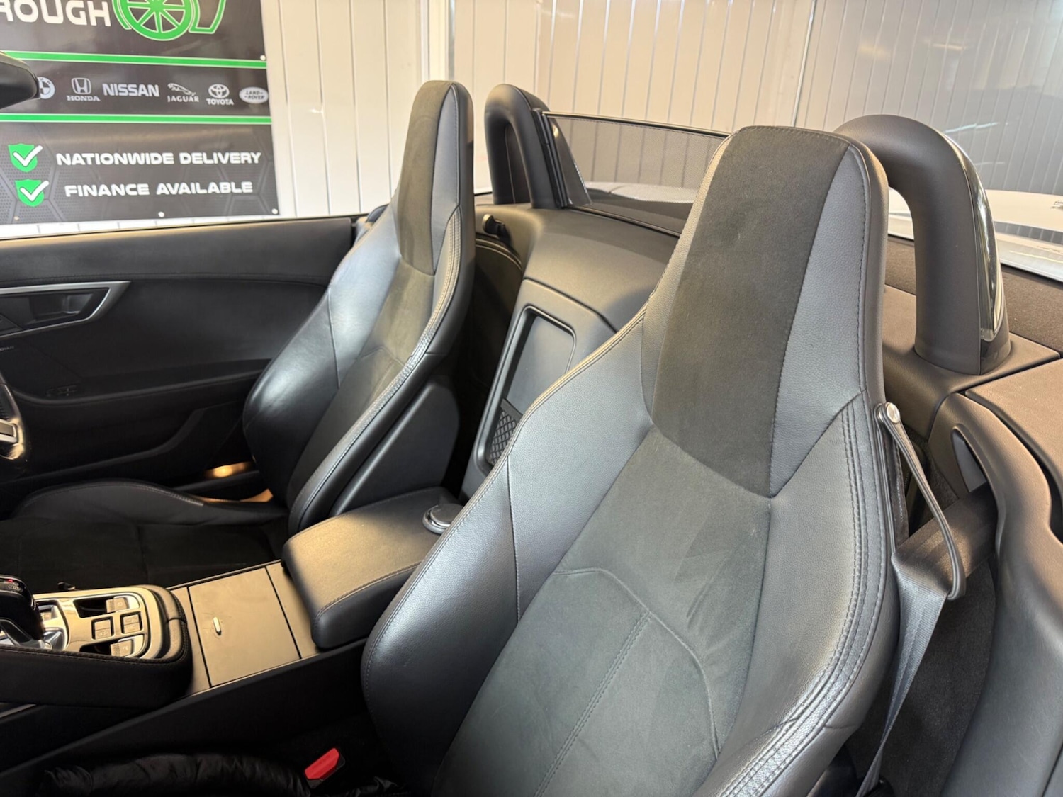 Used Jaguar F-Type 2017 for sale - 76989273: Photo 17