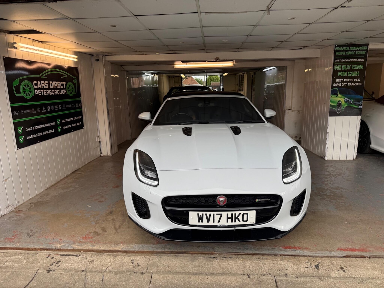 Used Jaguar F-Type 2017 for sale - 76989273: Photo 23