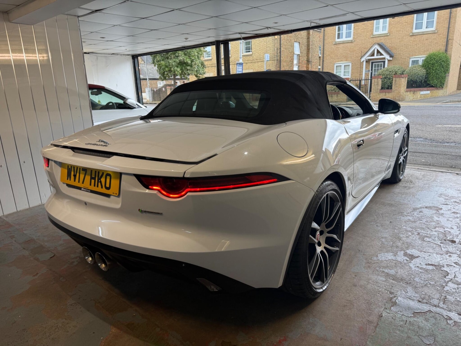 Used Jaguar F-Type 2017 for sale - 76989273: Photo 25