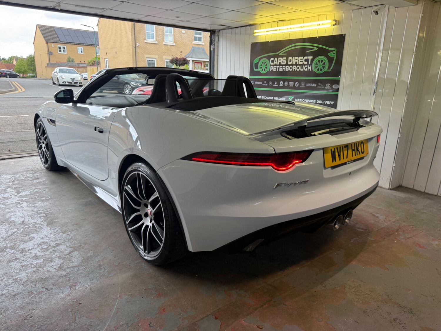 Used Jaguar F-Type 2017 for sale - 76989273: Photo 6