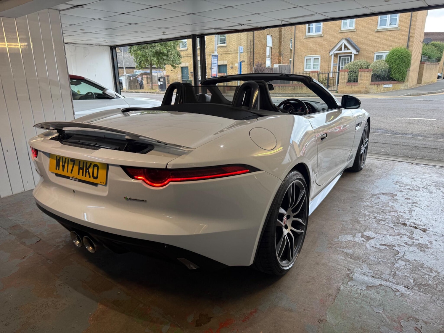 Used Jaguar F-Type 2017 for sale - 76989273: Photo 7