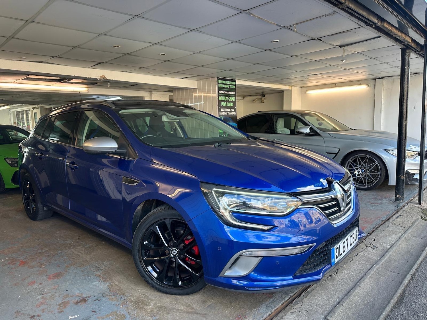 Used Renault Megane 2018 for sale - 76108405: Photo 1
