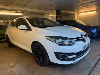 Used Renault Megane 2015 for sale - 76996297: Photo