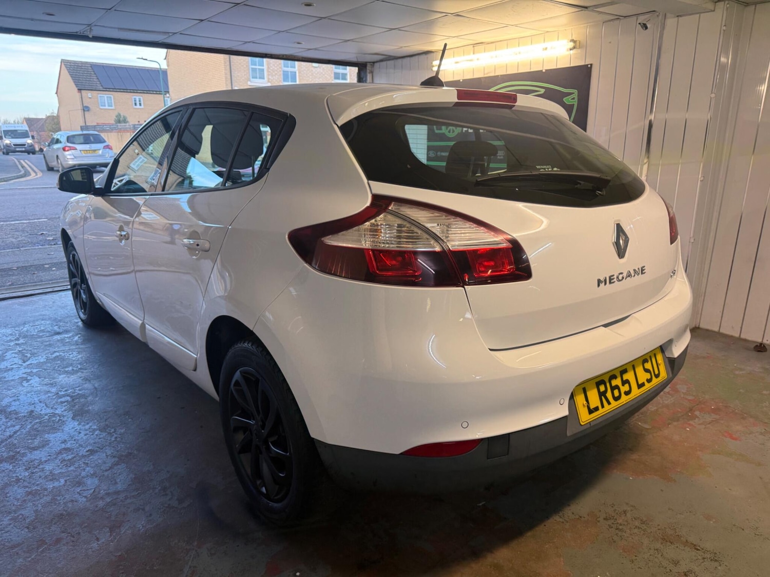 Used Renault Megane 2015 for sale - 76996297: Photo 6