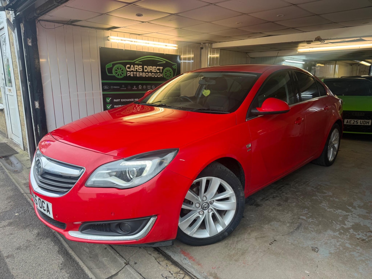 Used Vauxhall Insignia 2015 for sale - 77377021: Photo 2