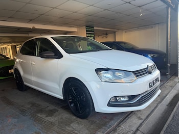 Used Volkswagen Polo 2016 for sale - 76484788: Photo