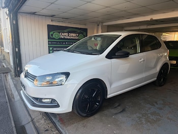 Used Volkswagen Polo 2016 for sale - 76484788: Photo