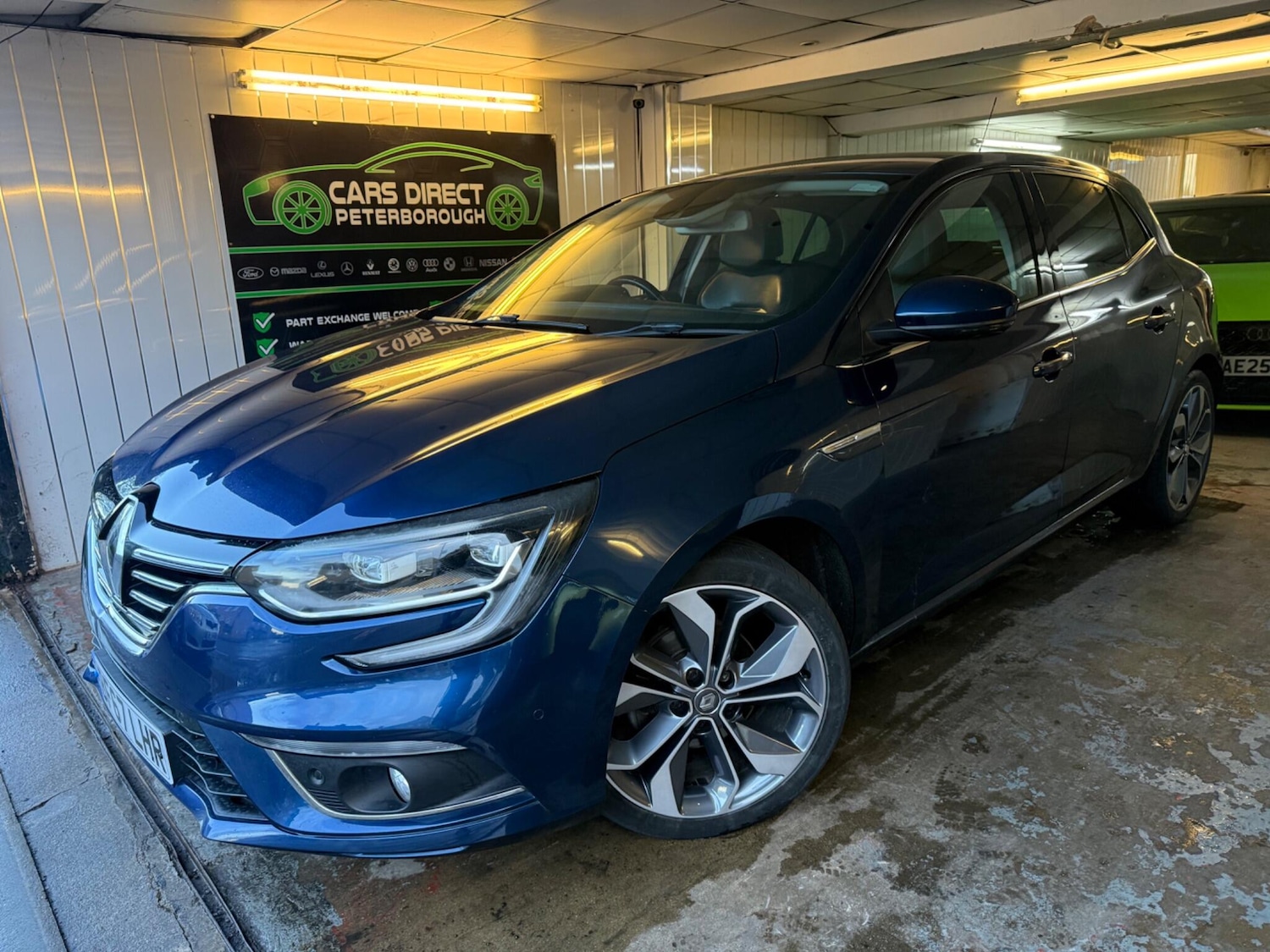 Used Renault Megane 2017 for sale - 77425565: Photo 2