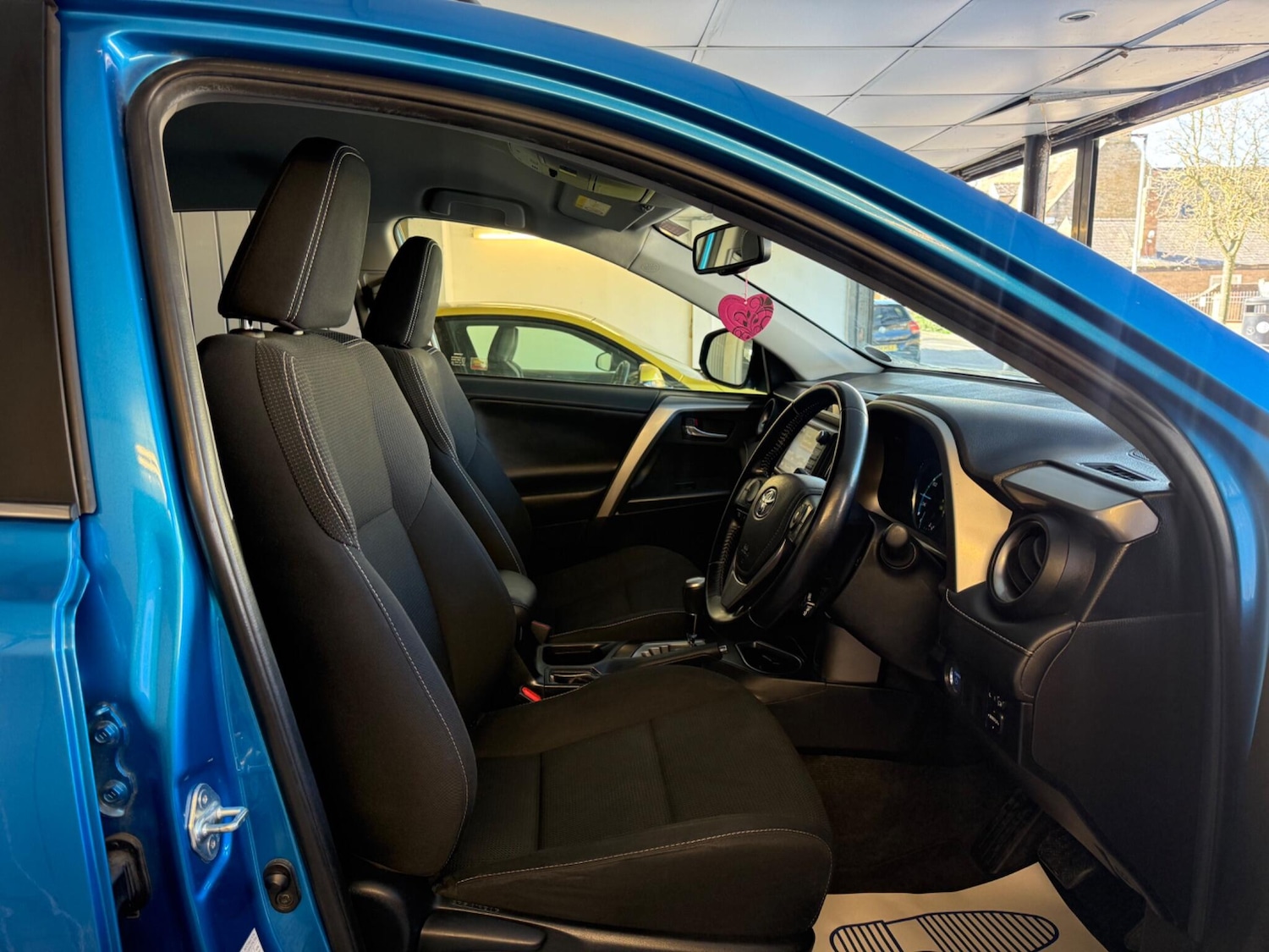 Used Toyota RAV4 for sale - 77926018: Photo 9