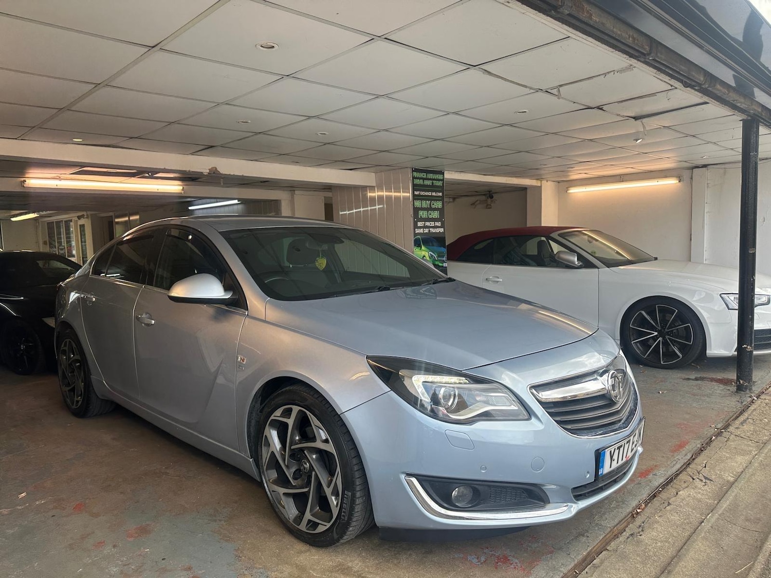Used Vauxhall Insignia 2017 for sale - 76989239: Photo 3