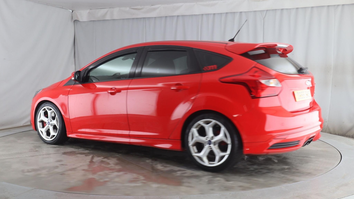 Used Ford Focus 2014 for sale - 77345200: Photo 2
