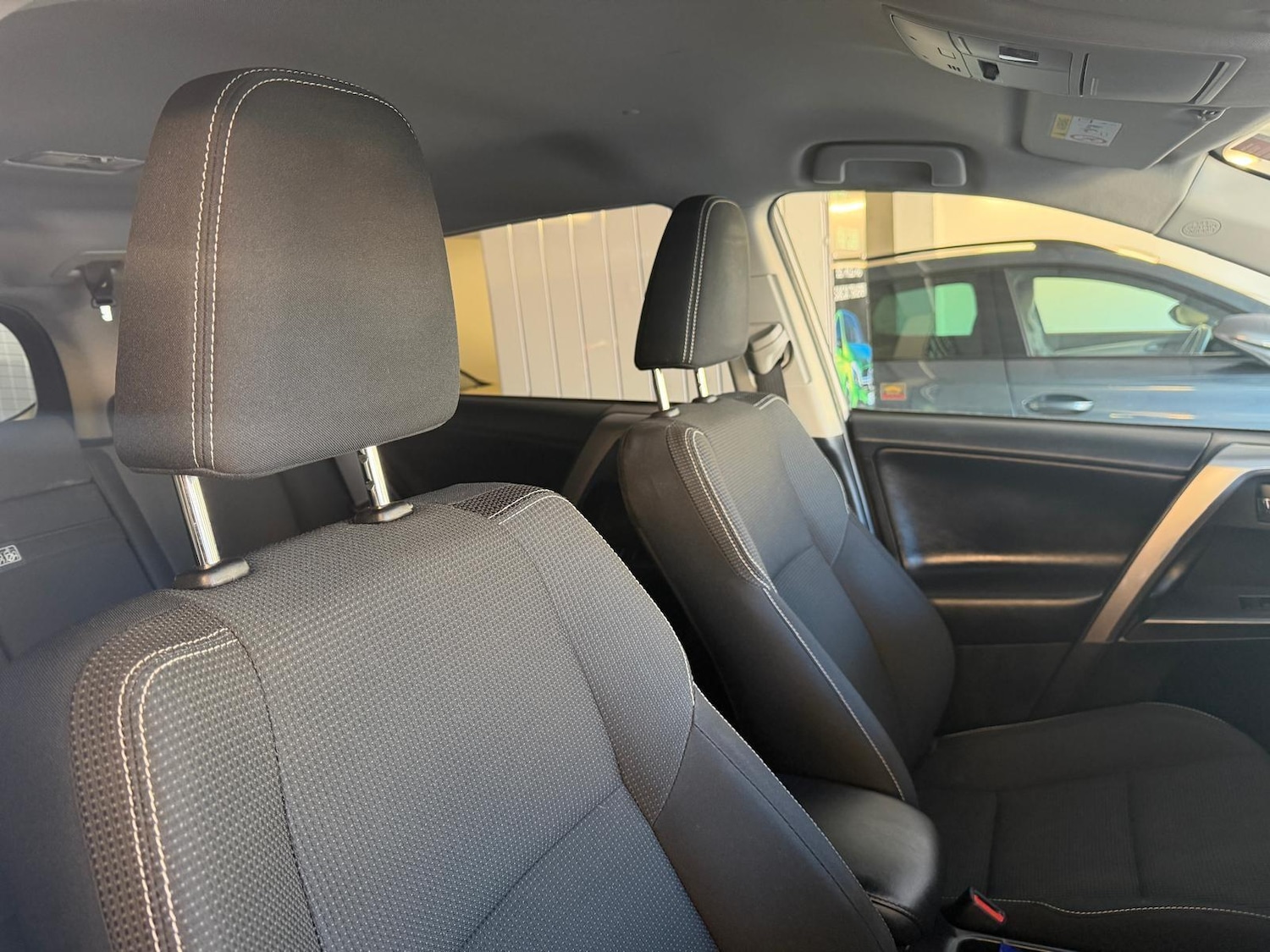 Used Toyota RAV4 2017 for sale - 77769099: Photo 12