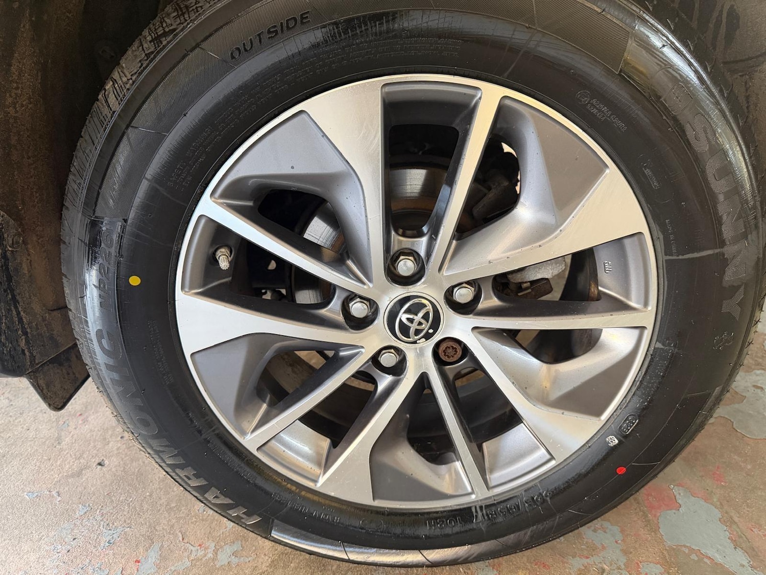 Used Toyota RAV4 2017 for sale - 77769099: Photo 18