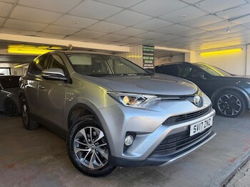 Used Toyota RAV4 2017 for sale - 77769099: Photo