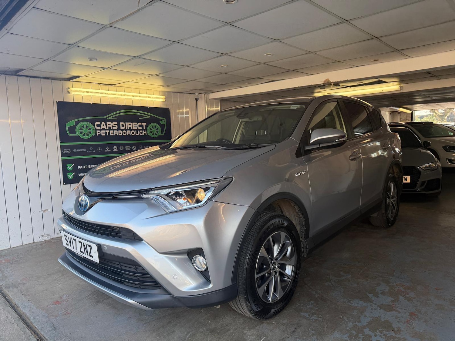 Used Toyota RAV4 2017 for sale - 77769099: Photo 4