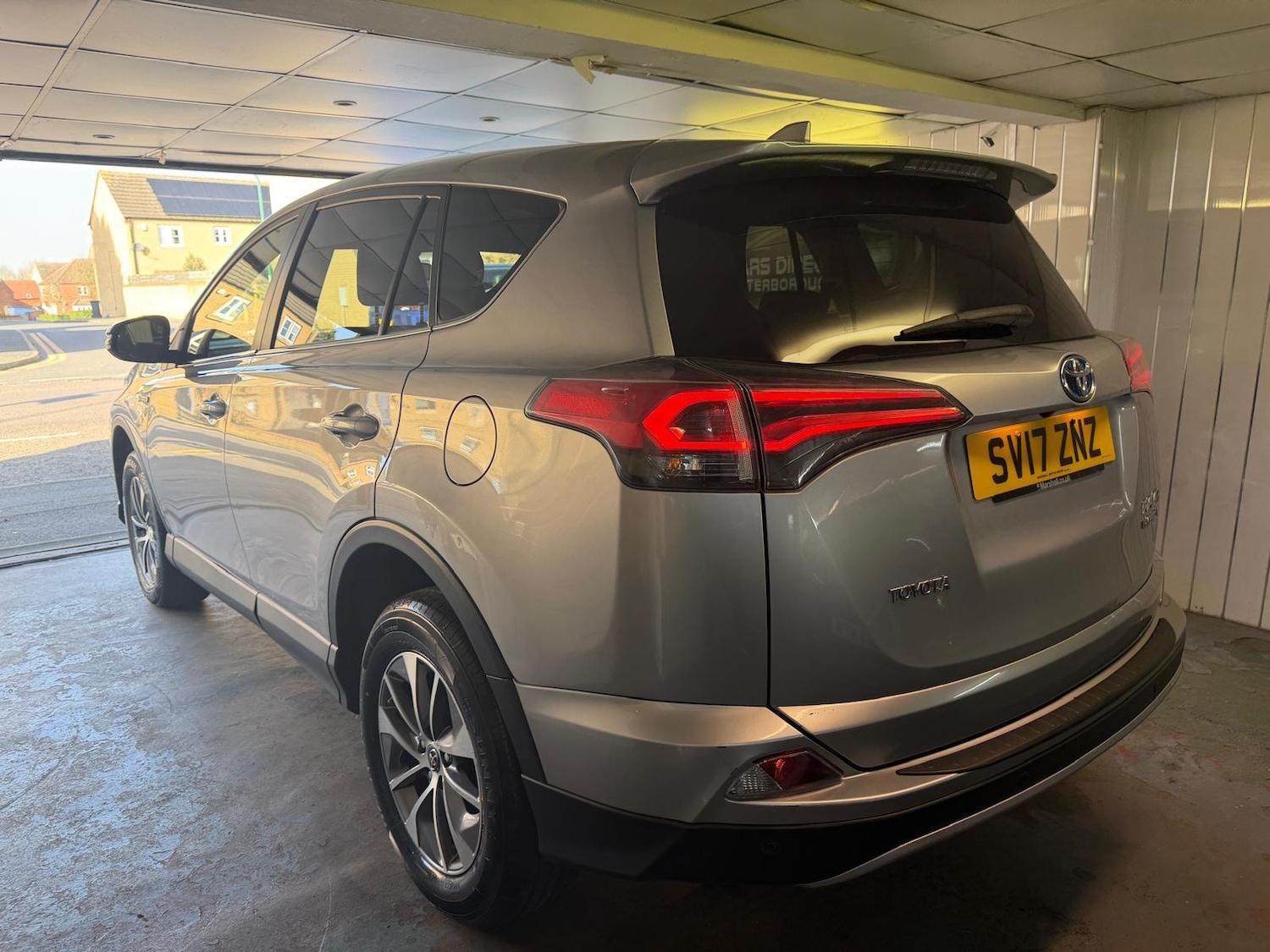 Used Toyota RAV4 2017 for sale - 77769099: Photo 6