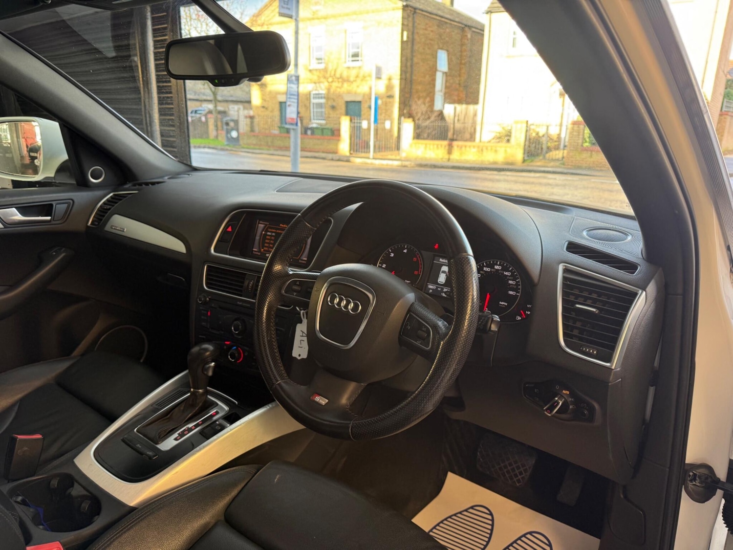 Used Audi Q5 2010 for sale - 76849977: Photo 11