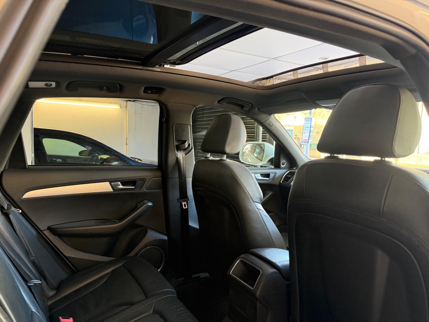 Used Audi Q5 2010 for sale - 76849977: Photo 15