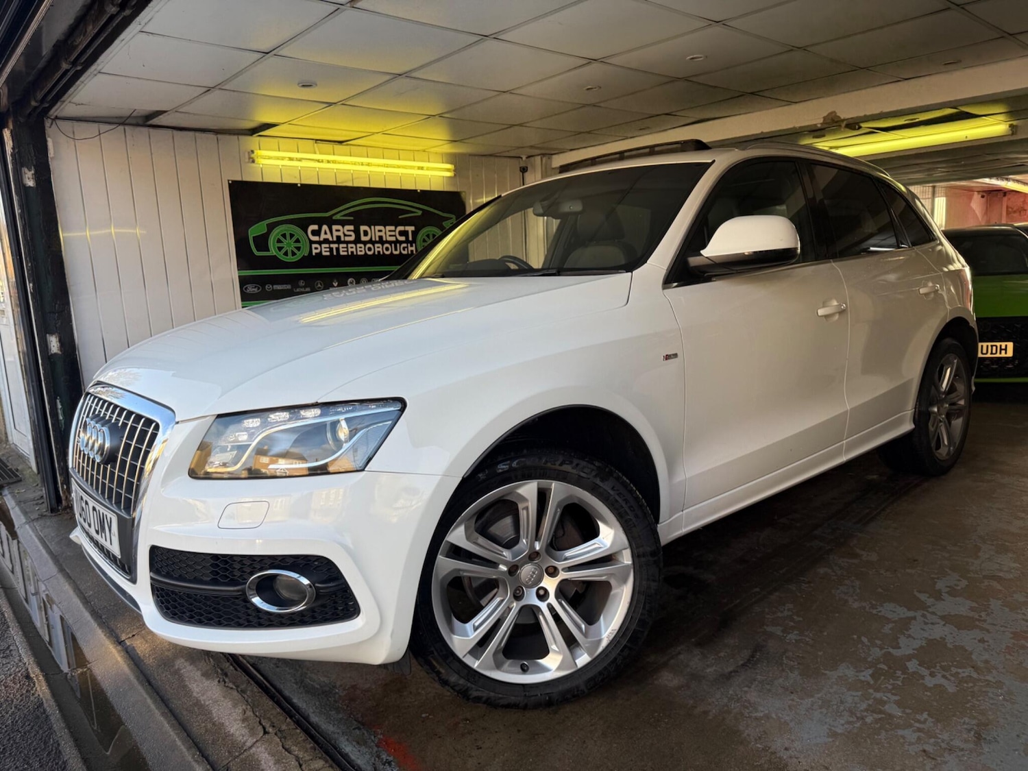 Used Audi Q5 2010 for sale - 76849977: Photo 2