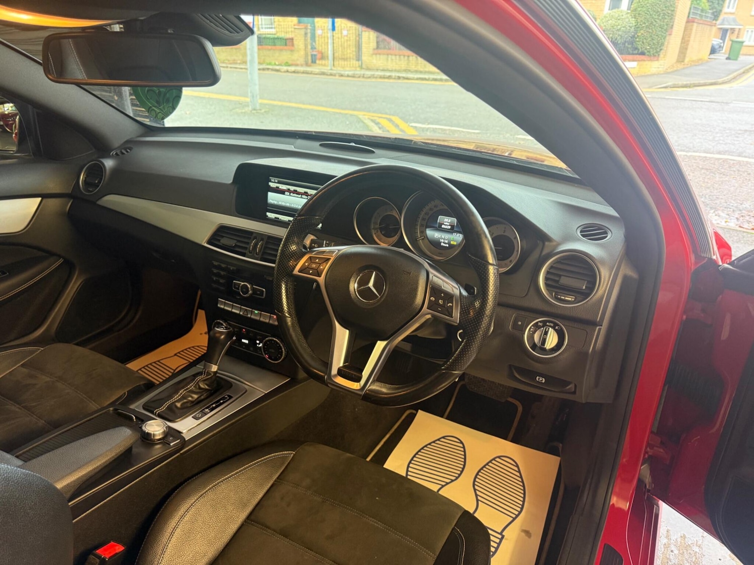 Used Mercedes-Benz C Class 2015 for sale - 76522140: Photo 11