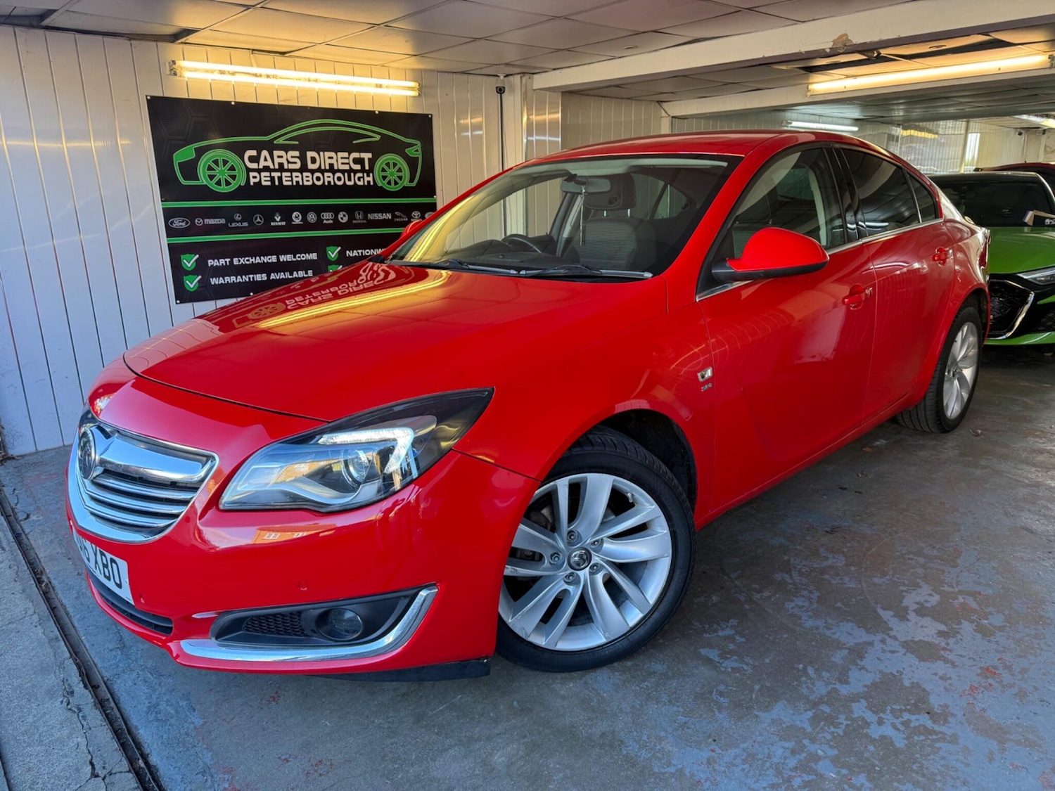 Used Vauxhall Insignia 2016 for sale - 76370736: Photo 2