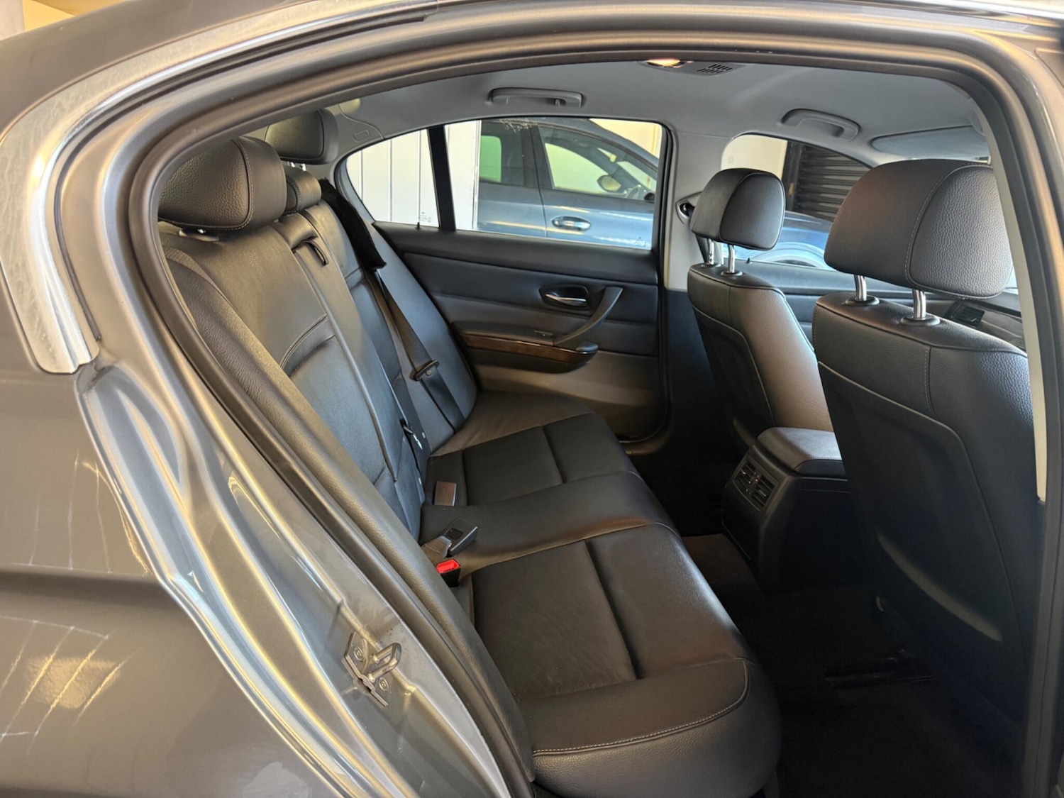 Used BMW 3 Series 2010 for sale - 77824021: Photo 10