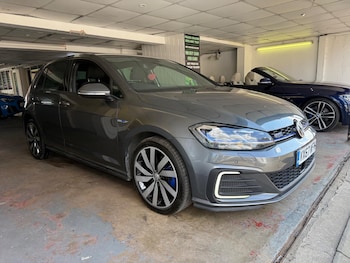Used Volkswagen Golf 2017 for sale - 79158875: Photo