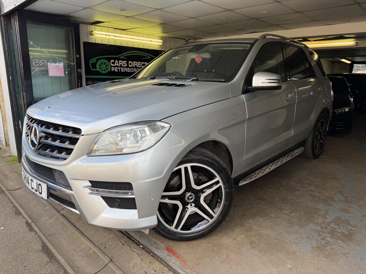 Used Mercedes-Benz M Class 2014 for sale - 76992883: Photo 2