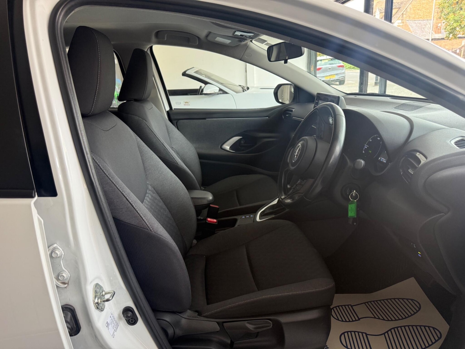 Used Toyota Yaris 2022 for sale - 76282617: Photo 9