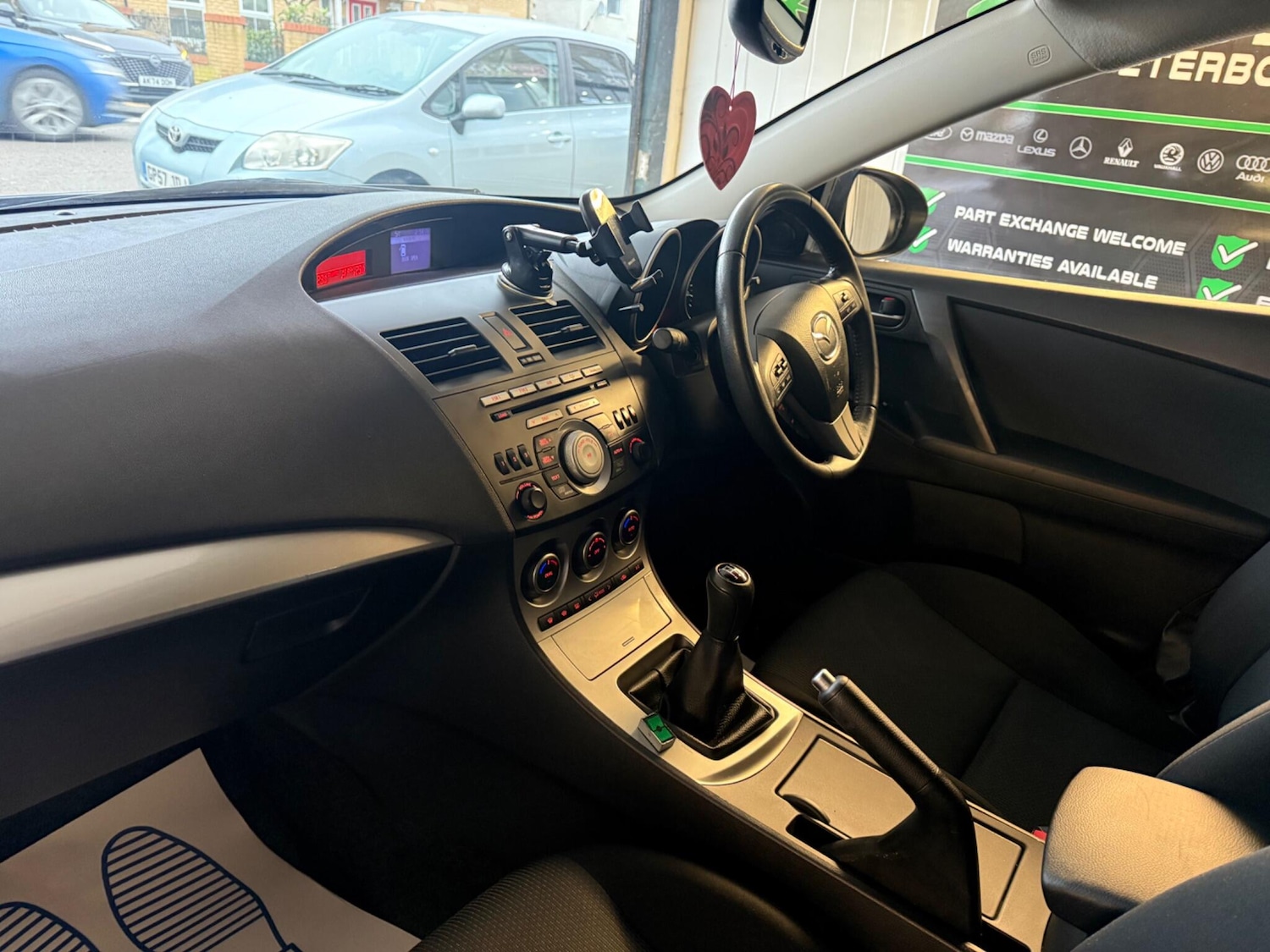 Used Mazda Mazda3 2010 for sale - 77330785: Photo 14