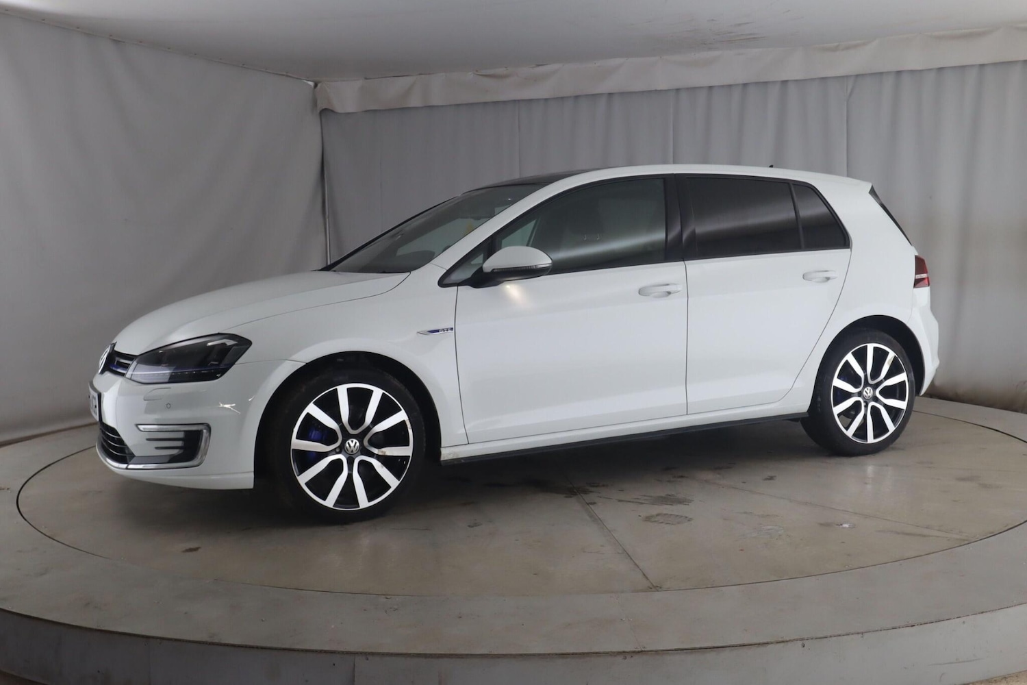 Used Volkswagen Golf 2016 for sale - 77549664: Photo 2