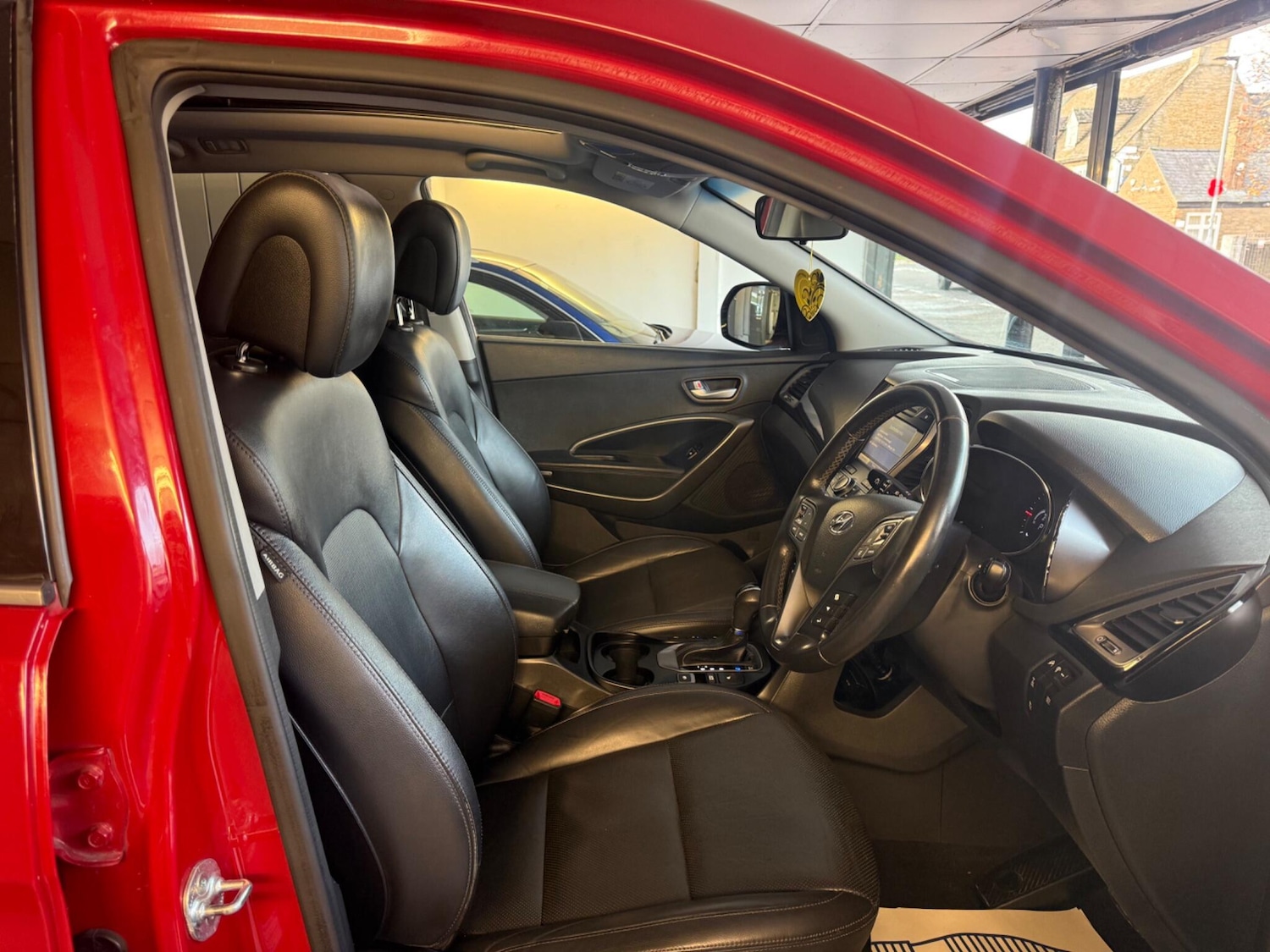 Used Hyundai Santa Fe 2014 for sale - 76521901: Photo 8