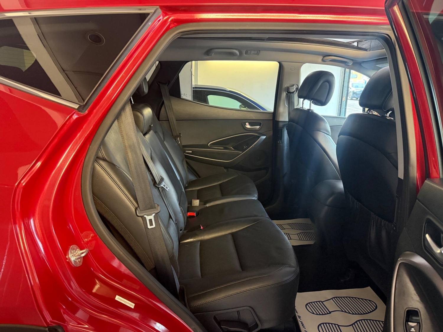 Used Hyundai Santa Fe 2014 for sale - 76521901: Photo 9