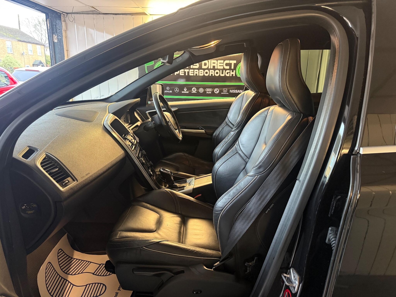 Used Volvo XC60 2015 for sale - 76975520: Photo 12