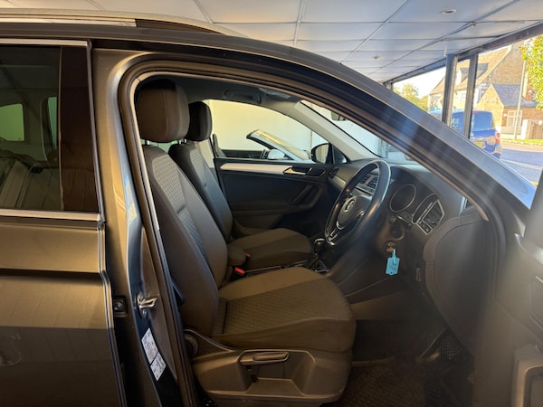Used Volkswagen Tiguan 2018 for sale - 76189000: Photo 9