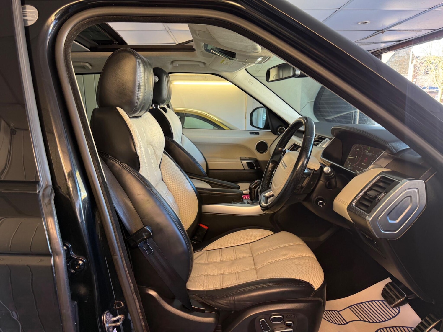 Used Land Rover Range Rover Sport 2014 for sale - 77549421: Photo 9