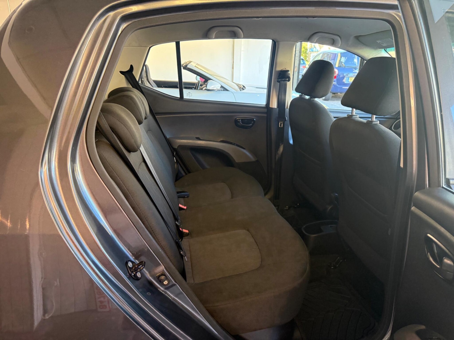 Used Hyundai i10 2011 for sale - 77203912: Photo 9