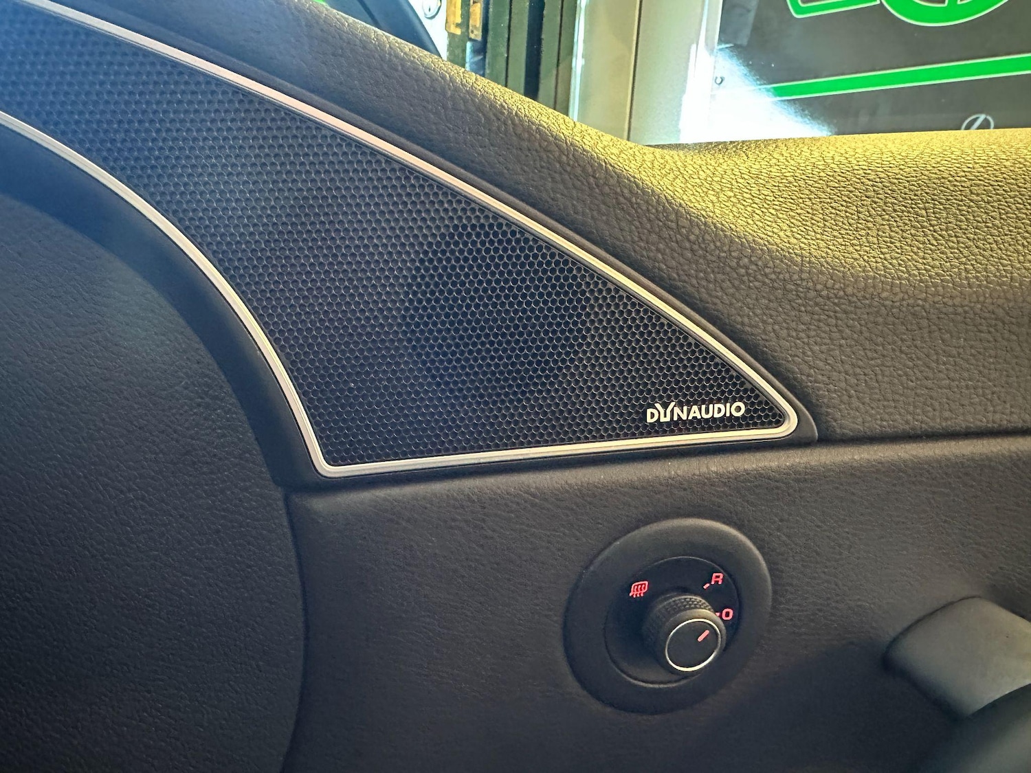 Used Volkswagen Scirocco for sale - 77074881: Photo 17