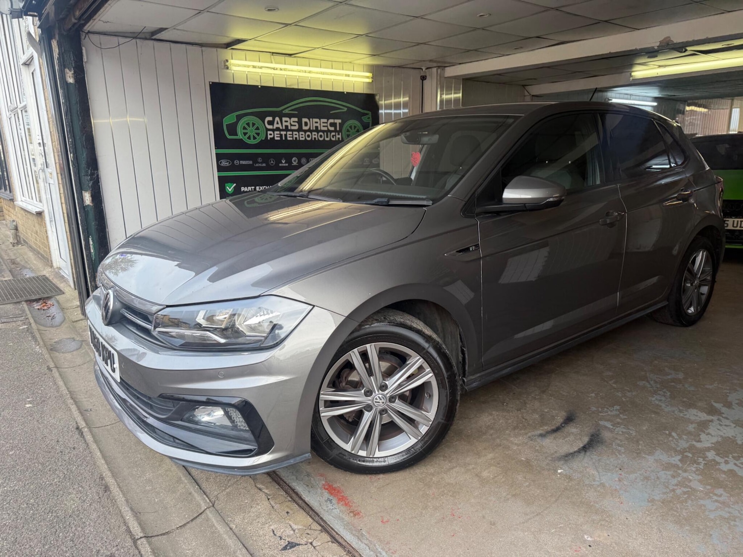 Used Volkswagen Polo 2018 for sale - 76633396: Photo 2